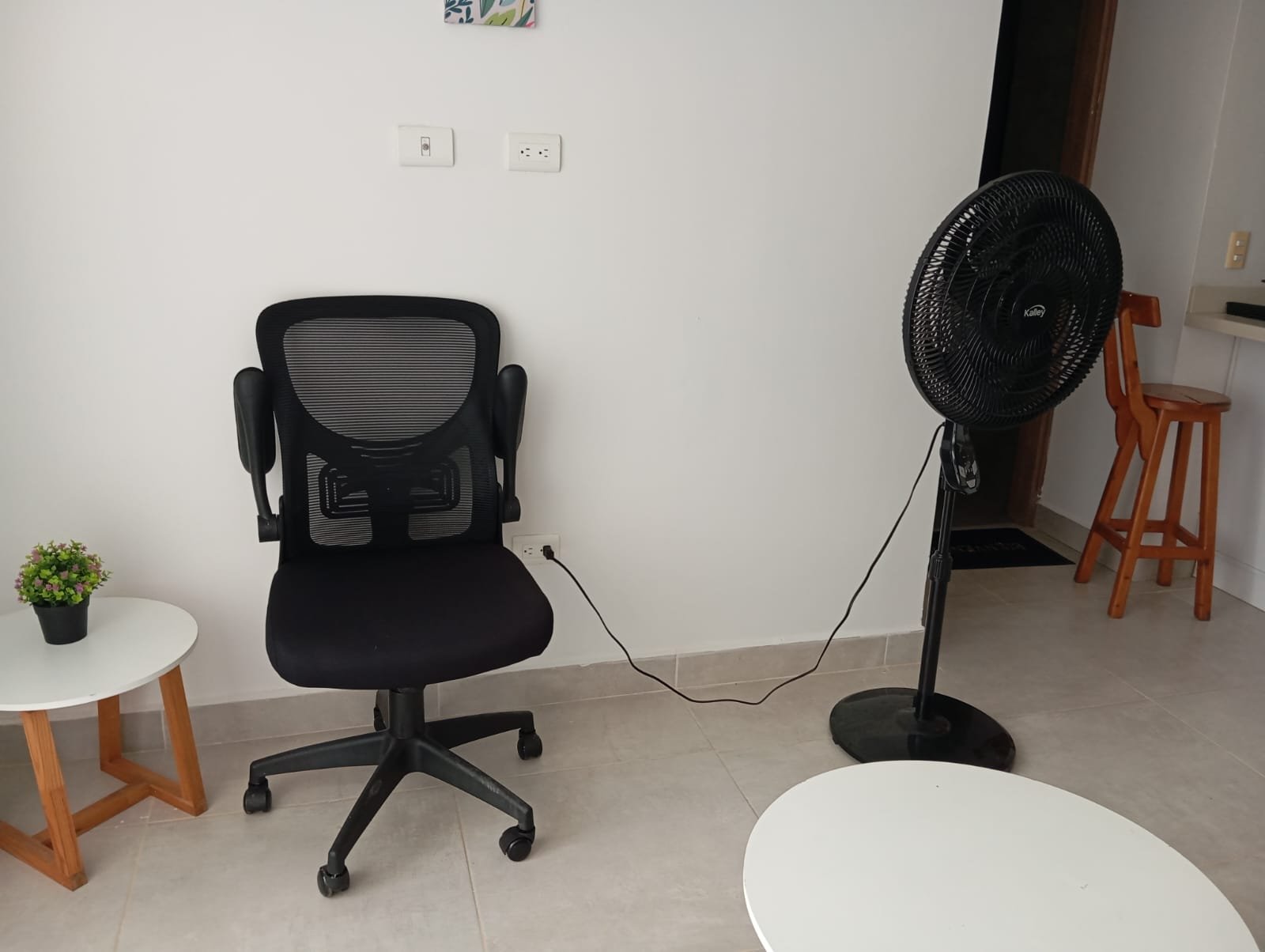 Apartaestudio Amoblado Cocina Sala