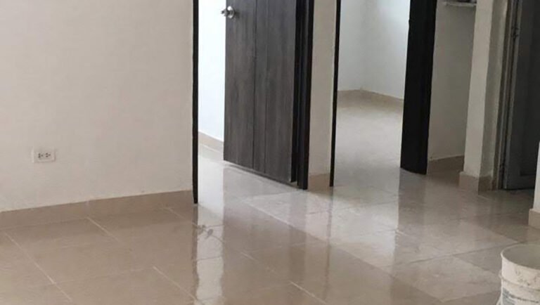 ubicación en un sector con fuerte sentido comercial lo convierte en un activo de alta demanda para oficinas, consultorios o vivienda de alquiler de alta rotación.