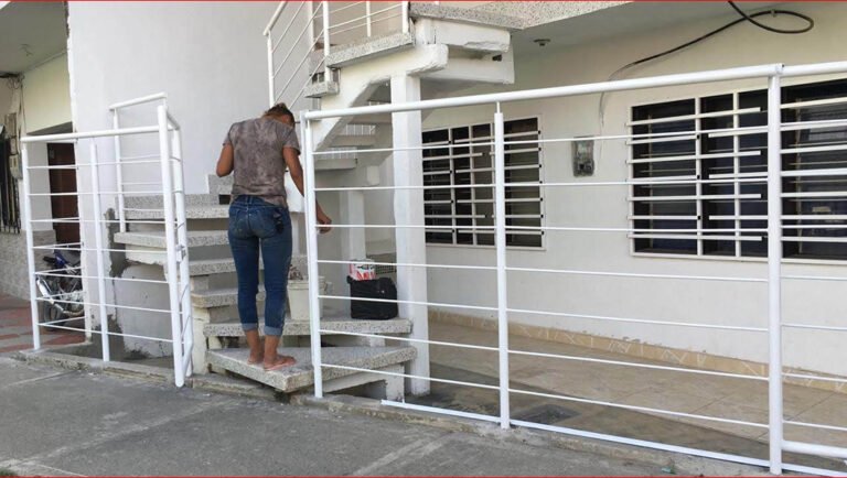 ubicación en un sector con fuerte sentido comercial lo convierte en un activo de alta demanda para oficinas, consultorios o vivienda de alquiler de alta rotación.