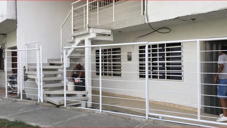 ubicación en un sector con fuerte sentido comercial lo convierte en un activo de alta demanda para oficinas, consultorios o vivienda de alquiler de alta rotación.